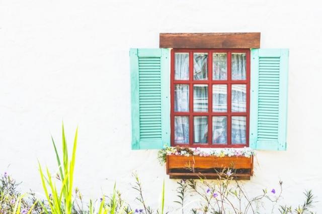 The Ultimate Guide to Bahama Shutters